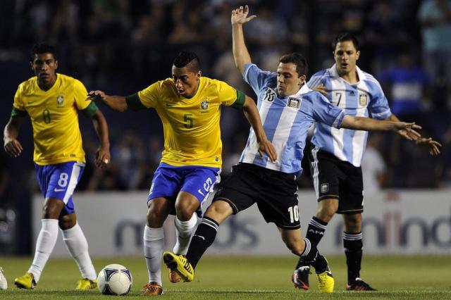 Seleção Brasileira enfrentará a Argentina depois da Copa Alejandro Pagni/AFP