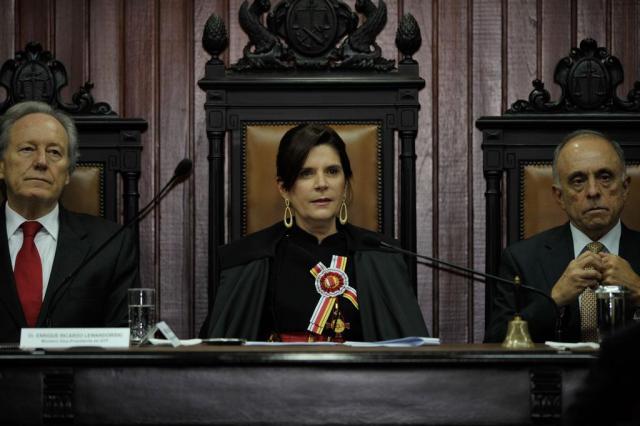 Maria Elizabeth Rocha: "Não há dispositivo que impeça um militar de ser homossexual" José Cruz/Agência Brasil Maria Elizabeth Rocha: "Não há dispositivo que impeça um militar de ser homossexual" José Cruz/Agência Brasil
