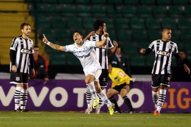 Giuliano é o melhor em campo contra o Figueirense. Veja a cotação Cristiano Estrela/Agencia RBS