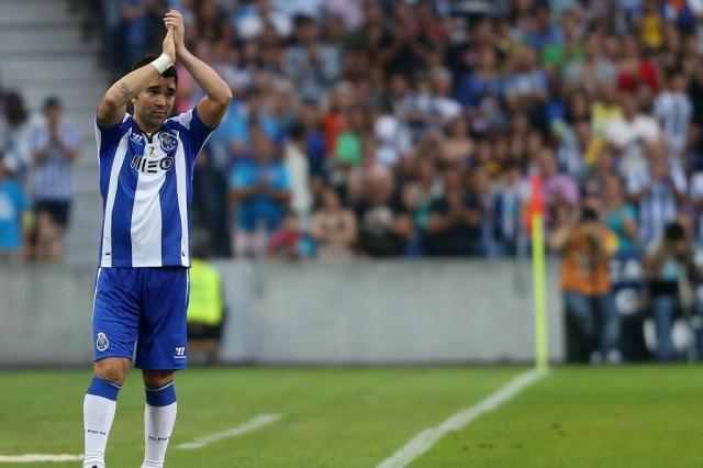 Despedida de Deco tem empate entre Porto e Barcelona PEDRO TRINDADE/AFP Despedida de Deco tem empate entre Porto e Barcelona PEDRO TRINDADE/AFP