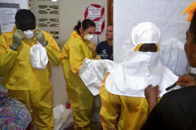 Ministério da Saúde desmente boatos sobre ebola no Brasil  ZOOM DOSSO/AFP