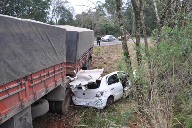 Acidente deixa três mortos em Santiago Arami Fumaco/Especial Acidente deixa três mortos em Santiago Arami Fumaco/Especial