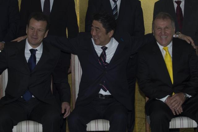 Dunga nega ter uma "lista negra" antes da sua primeira convocação Marcelo Camargo/Agência Brasil Dunga nega ter uma "lista negra" antes da sua primeira convocação Marcelo Camargo/Agência Brasil
