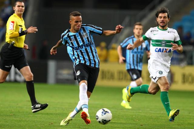 Da ascensão à lesão: os altos e baixos do garoto Luan no Grêmio LUCAS UEBEL/Grêmio/Divulgação Da ascensão à lesão: os altos e baixos do garoto Luan no Grêmio LUCAS UEBEL/Grêmio/Divulgação