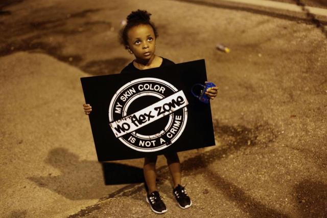 Estados Unidos vivem pesadelo da violência racial Joshua LOTT/AFP Estados Unidos vivem pesadelo da violência racial Joshua LOTT/AFP