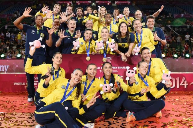 Impecáveis, meninas do Brasil conquistam 10° título do Grand Prix de Vôlei KAZUHIRO NOGI/AFP