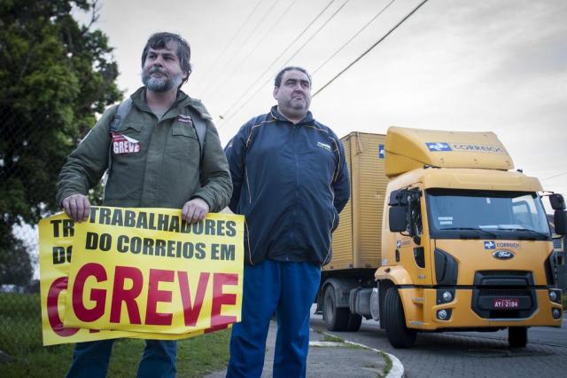 Funcionários dos Correios entram em greve no Estado Camila Hermes/Especial