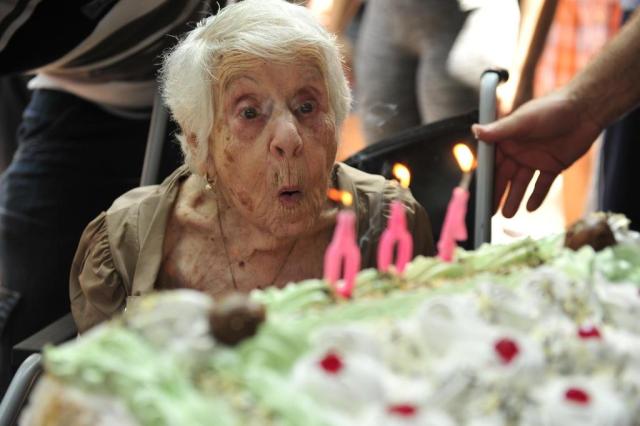 Idosa que era cuidada por presos morre aos 102 anos em Porto Alegre Emílio Pedroso/Agencia RBS Idosa que era cuidada por presos morre aos 102 anos em Porto Alegre Emílio Pedroso/Agencia RBS