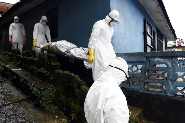 Estados Unidos enviarão mais 1,4 mil soldados para combater ebola na África PASCAL GUYOT/AFP