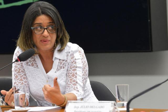 Em diálogos, contadora de doleiro avalia potencial bombástico de denúncias Wilson Dias/Agência Brasil