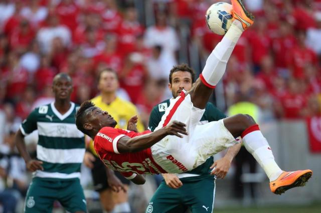 Com golaço de bicicleta, Inter vence o Goiás no Beira-Rio Diego Vara/Agencia RBS