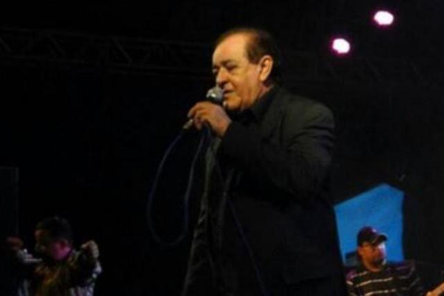 Morre, aos 71 anos, o cantor brega Genival Santos Facebook/Reprodução