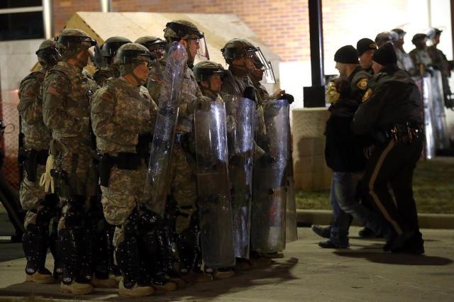 EUA enfrentam protestos após absolvição de policial que matou jovem negro Justin Sullivan/AFP EUA enfrentam protestos após absolvição de policial que matou jovem negro Justin Sullivan/AFP