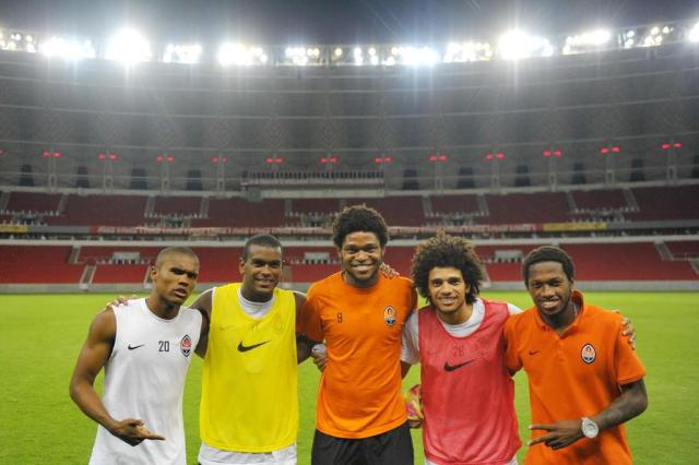 Entre provocações e risadas, amistoso traz lembrança de Gre-Nal para legião "gaúcha" do Shakhtar Caco Konzen/Especial