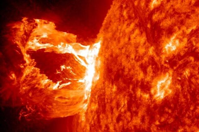 Resultado de imagem para erupções solares