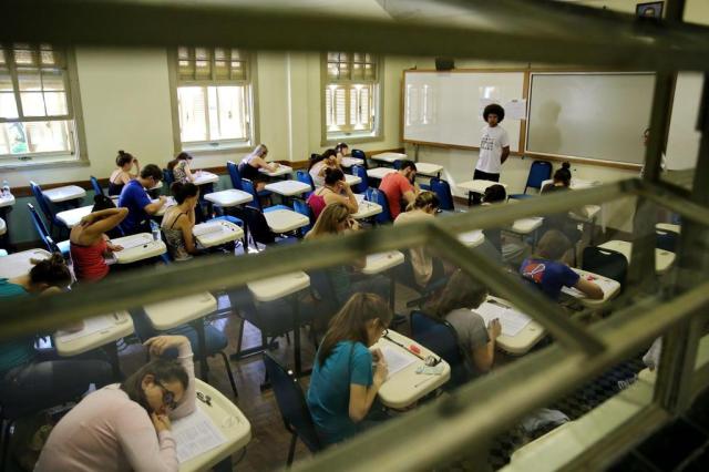 Milhares de estudantes estão à espera de soluções para o Fies Fernando Gomes/Agencia RBS
