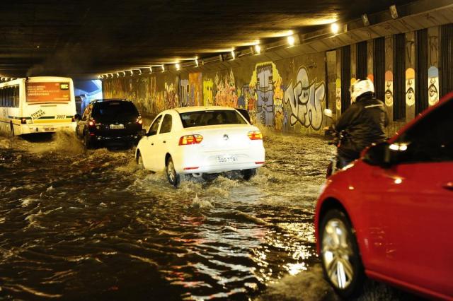 Chuva forte em pontos de Porto Alegre causa transtornos Ronaldo Bernardi/Agencia RBS