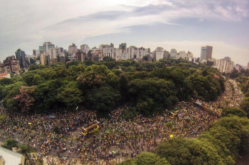 Em Porto Alegre, manifestações partem do Parcão:imagem 3
