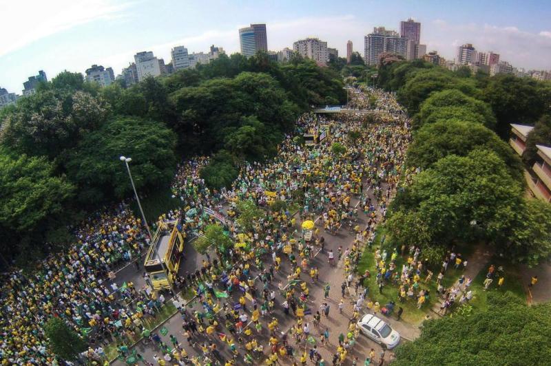 Em Porto Alegre, manifestações partem do Parcão:imagem 2