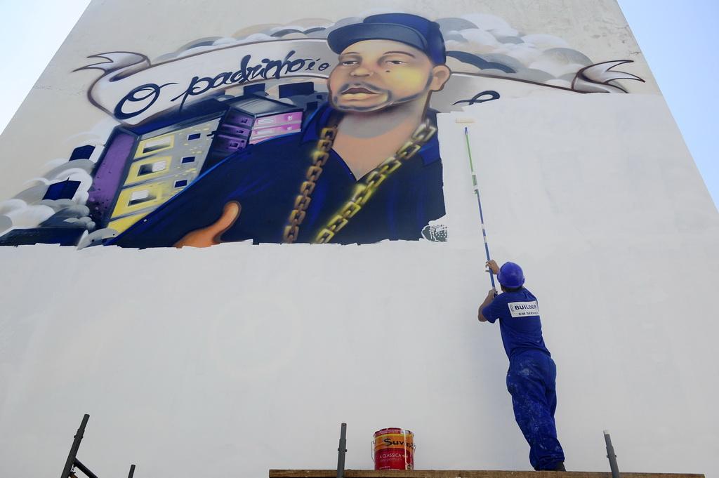 Polícia usa funk para provar que grafite de Xandi fazia apologia ao