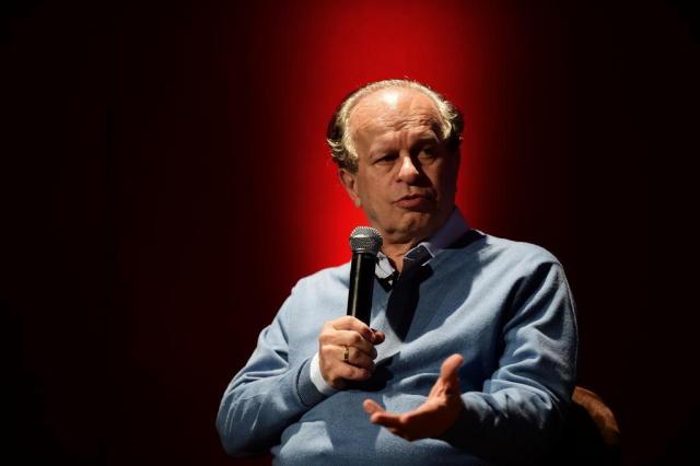 Em rede social, Renato Janine Ribeiro destaca Educação Carlos Macedo/Agencia RBS Em rede social, Renato Janine Ribeiro destaca Educação Carlos Macedo/Agencia RBS