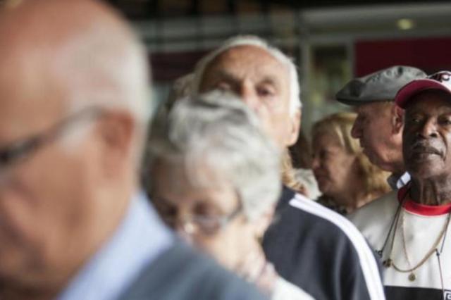 Câmara aprova projeto que dá prioridade especial às pessoas com mais de 80 anos Marcelo Camargo/Arquivo/Agência Brasil