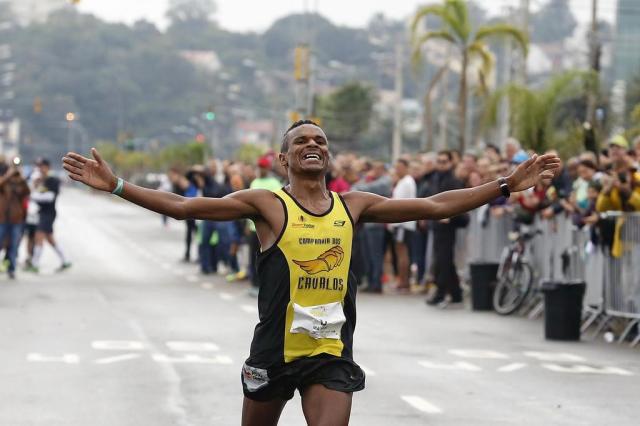 Paranaense vence a 32ª Maratona Internacional de Porto Alegre Mateus Bruxel/Agencia RBS