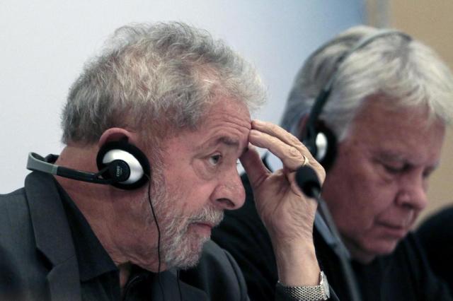 Executivo da OAS vai citar Lula em delação, diz revista Miguel Schincariol/AFP