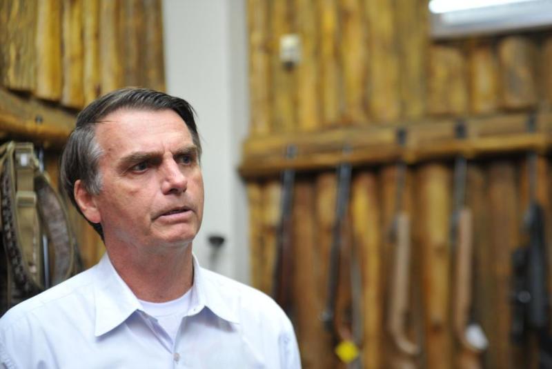 "Dei um tchauzinho, e ele desferiu uma cusparada", diz Bolsonaro sobre confusão com Jean Wyllys Rafaela Martins/Agencia RBS