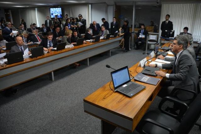 Comissão da Reforma Política quer limitar atuação dos institutos de pesquisa Fabio Rodrigues/Pozzebom/Agência Brasil
