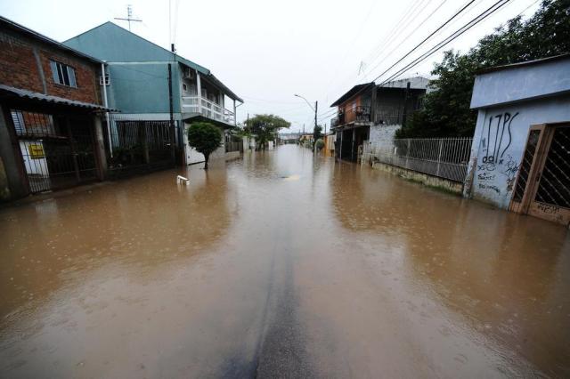 RS tem 4,8 mil pessoas fora de casa e 41 cidades afetadas pela chuva Ronaldo Bernardi/Agencia RBS