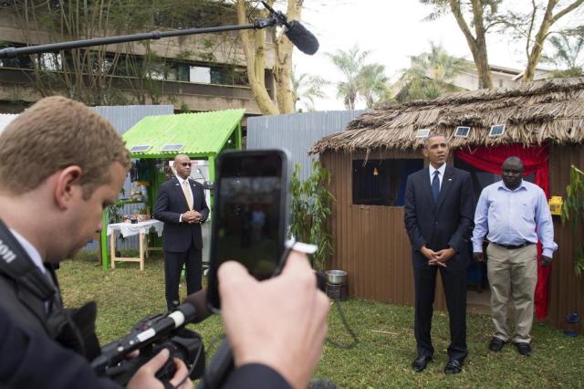 Em visita ao Quênia, Obama pede igualdade de direitos para homossexuais na África SAUL LOEB/AFP