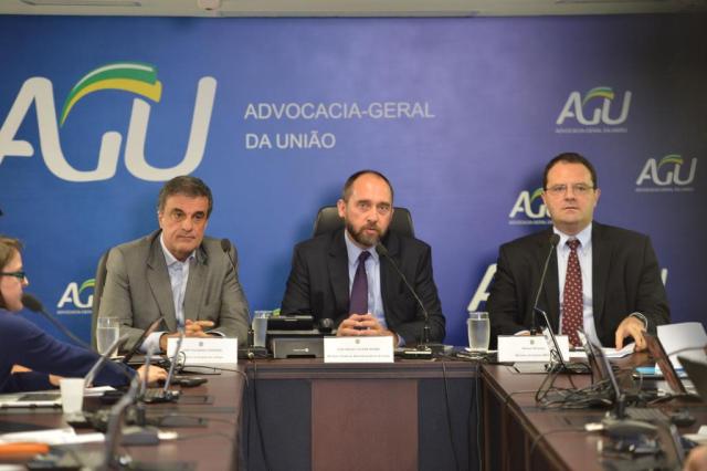 Governo pedirá substituição de relator das