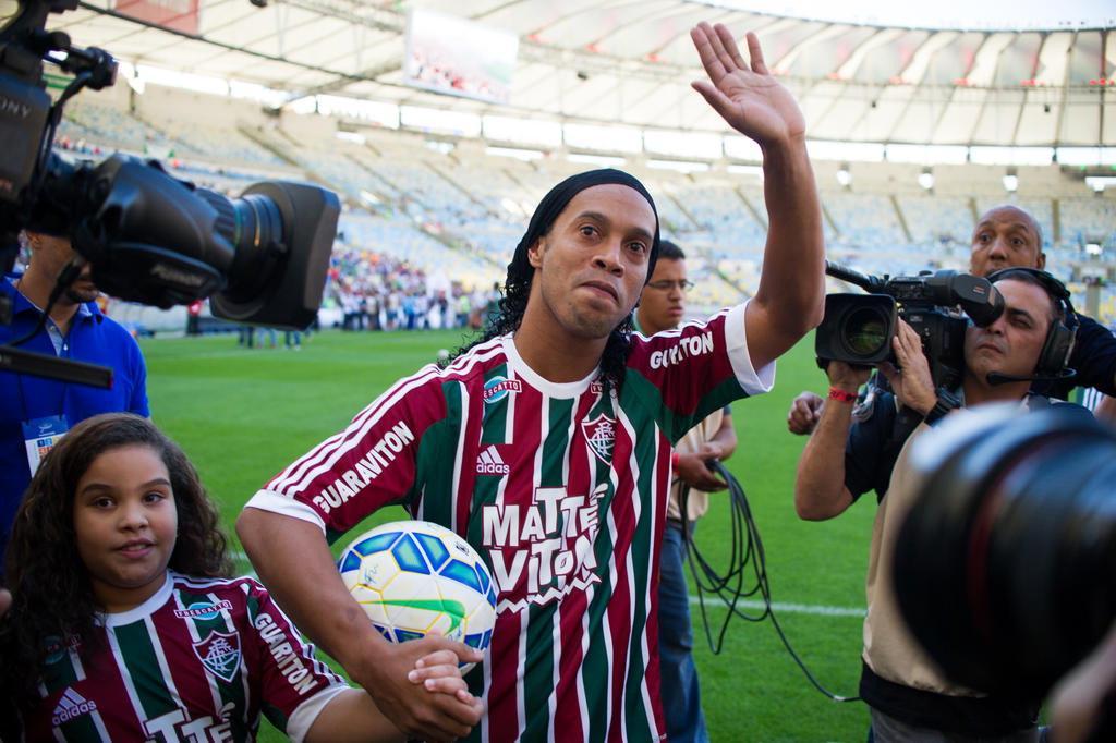 Presidente do Fluminense confirma Ronaldinho contra o Inter na Flórida