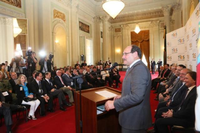 Plano estadual de aviação regional inicia com voo entre Porto Alegre e Uruguaiana Luiz Chaves/Palácio Piratini