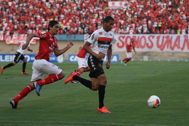 Nos pênaltis, Brasil-Pel perde para o Vila Nova e está fora da final pela Série C CARLOS INSAURRIAGA/Divulgação