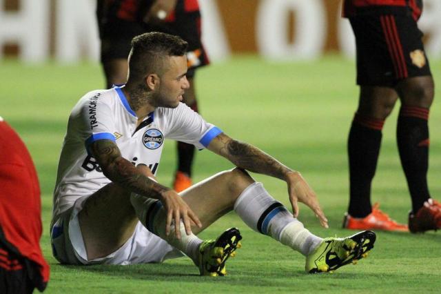 Diogo Olivier: atuação e folga no G-3 diluem efeitos da derrota do Grêmio MARLON COSTA/ESTADÃO CONTEÚDO Diogo Olivier: atuação e folga no G-3 diluem efeitos da derrota do Grêmio MARLON COSTA/ESTADÃO CONTEÚDO
