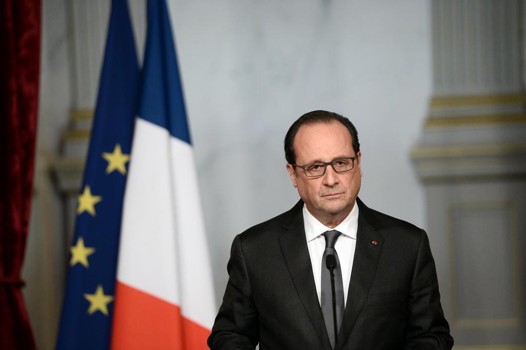 França prevê mudar a Constituição para prolongar estado de emergência