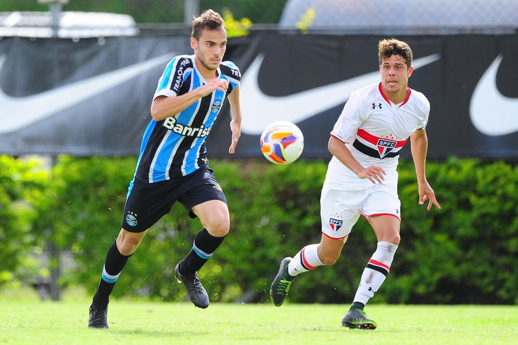 Diogo Olivier: Bolzan está encantado com o futebol de Tontini Diego Vara/Agencia RBS