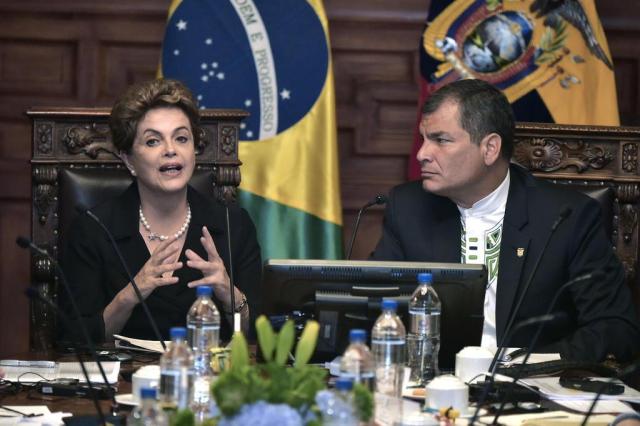 Dilma promete guerra "de casa em casa" contra mosquito Aedes aegypti RODRIGO BUENDIA/AFP