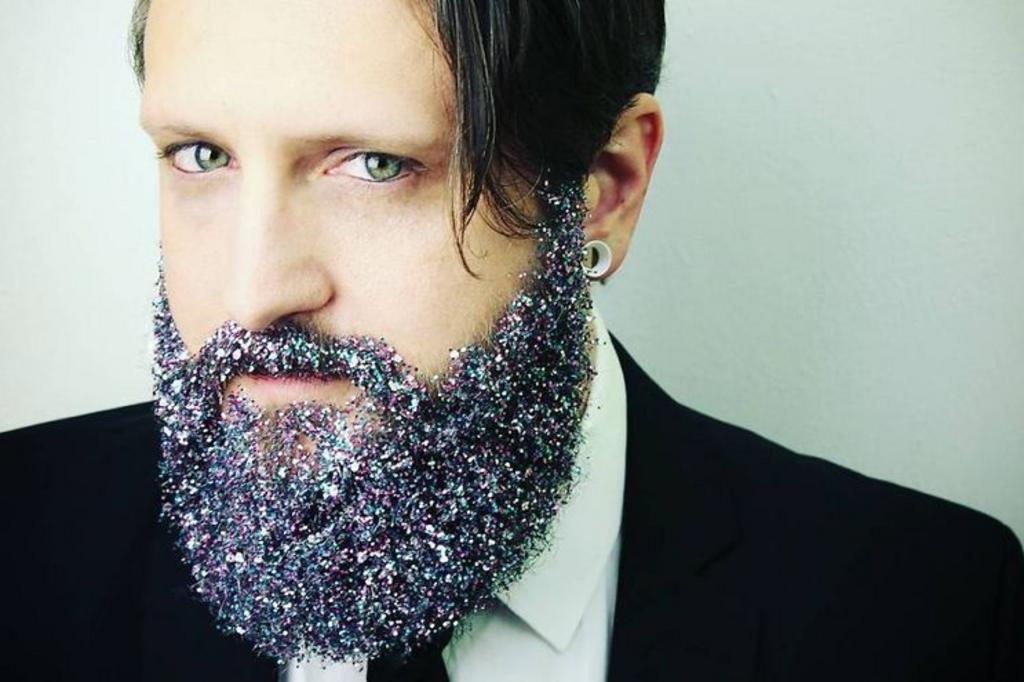 Resultado de imagem para purpurina barba