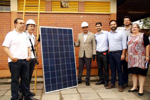 Painéis solares para geração de energia são instalados em escola municipal de Porto Alegre Willian Baldon/PMPA