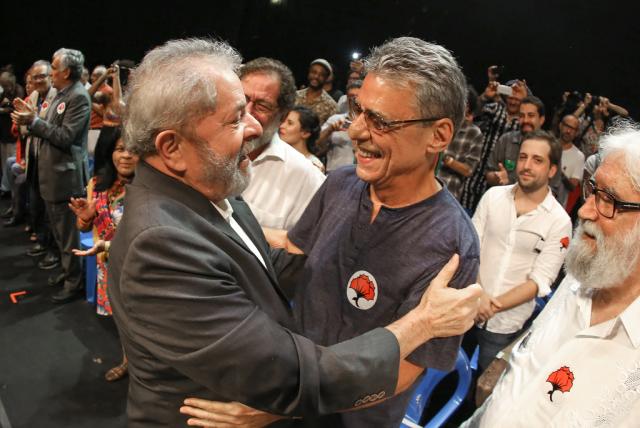 Manifestação contra impeachment reúne Lula, artistas e intelectuais no Rio de Janeiro Ricardo Stuckert/Instituto Lula Manifestação contra impeachment reúne Lula, artistas e intelectuais no Rio de Janeiro Ricardo Stuckert/Instituto Lula