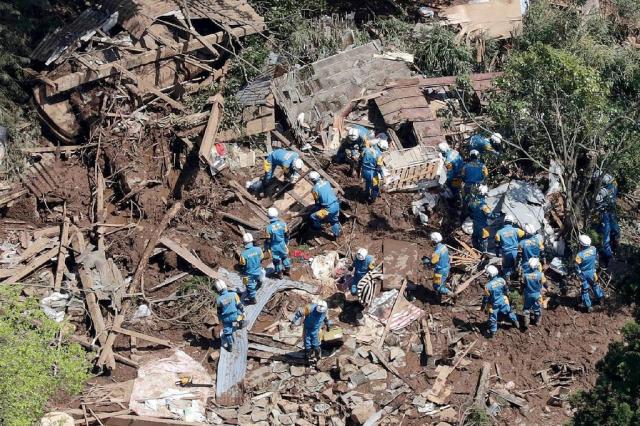 Série de terremotos no Japão causa deslizamentos e deixa pelo menos 41 mortos JIJI PRESS/AFP
