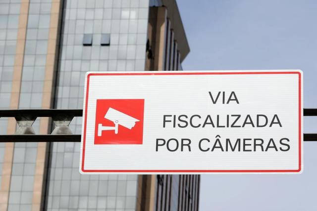 EPTC começa a instalar placas das câmeras de fiscalização Fernando Gomes/Agencia RBS