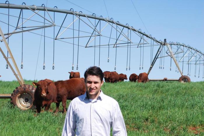 Egis Porto / Especial Egis Porto / Especial