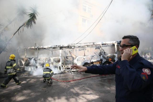 jardim ipe porto alegre: Via Leste pega fogo no bairro Petrópolis, em Porto Alegre – Zero Hora jardim ipe porto alegre: Via Leste pega fogo no bairro Petrópolis, em Porto Alegre – Zero Hora