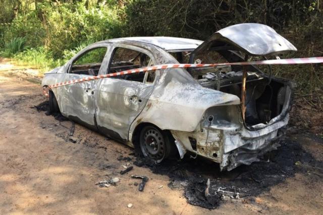 Corpo é encontrado carbonizado dentro de carro em Belém Velho Divulgação/Polícia Civil