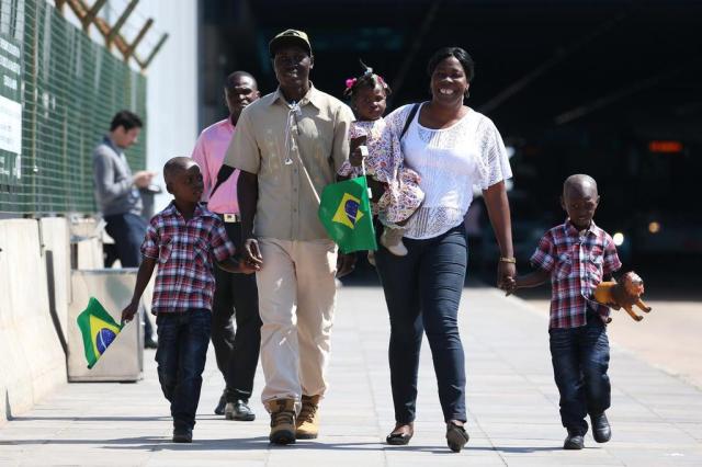 Irmãos haitianos reencontram os pais para nova vida em Três Coroas Diego Vara/Agencia RBS