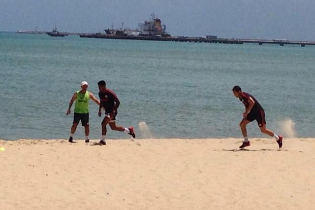 Fora da Copa do Brasil, Anselmo e Lomba fazem treino físico em praia de Fortaleza André Silva / Agência RBS/Agência RBS Fora da Copa do Brasil, Anselmo e Lomba fazem treino físico em praia de Fortaleza André Silva / Agência RBS/Agência RBS